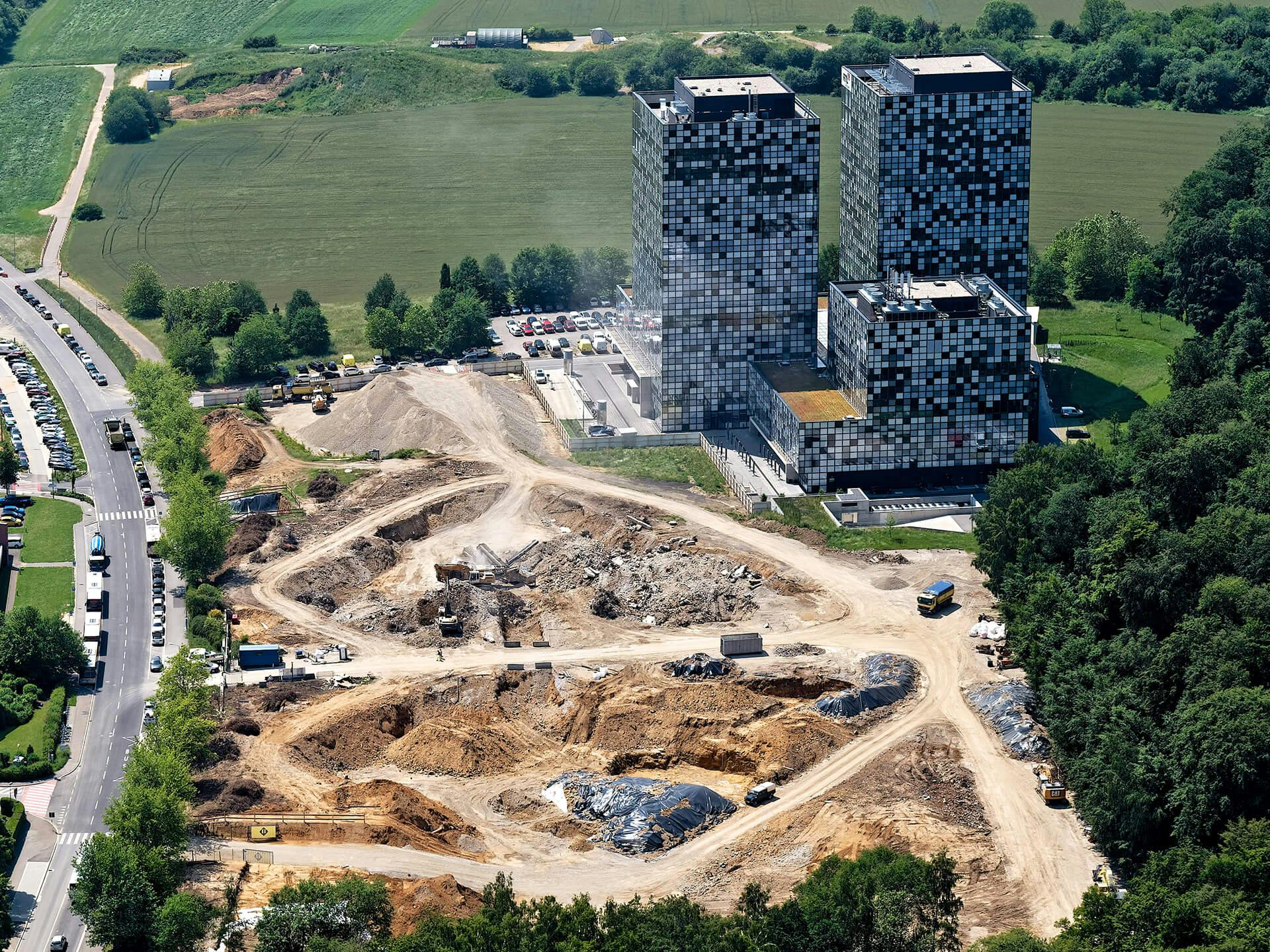 After the demolition of the old RTL building, the materials were crushed on site to be used in new construction